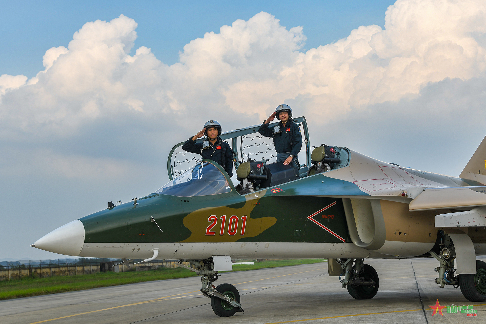 Một buổi huấn luyện cùng máy bay YAK - 130